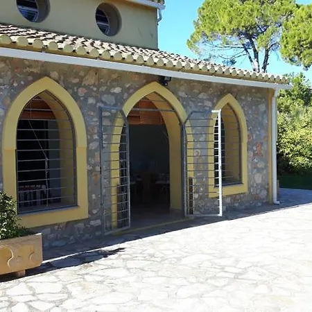 Klein Spaans Geluk Jávea